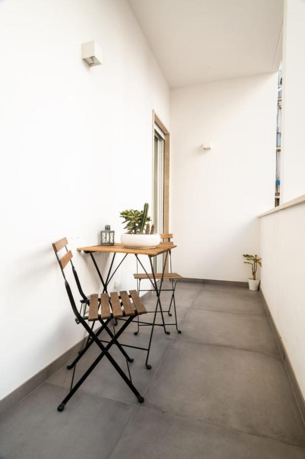 Dimora San Ferdinando 2 Apartment Bari Exterior photo